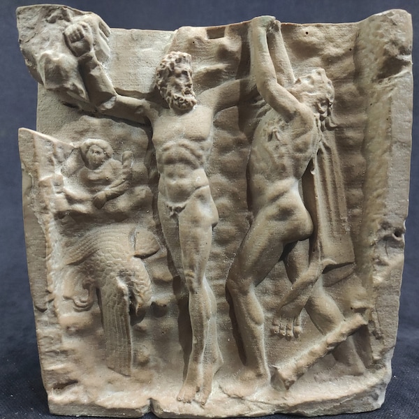 Sculpture en relief d'Hercule - Héraclès - Prométhée libéré par Hercule