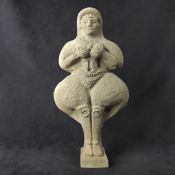 Ishtar: The First Goddess of Love, Statue of Astarte, Goddess Ishtar, The Queen of Heaven,