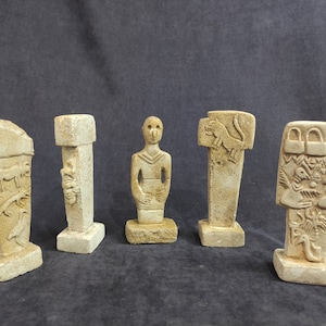 Gobekli Tepe Pillar Replica: Handcrafted Stone Carving Sculpture