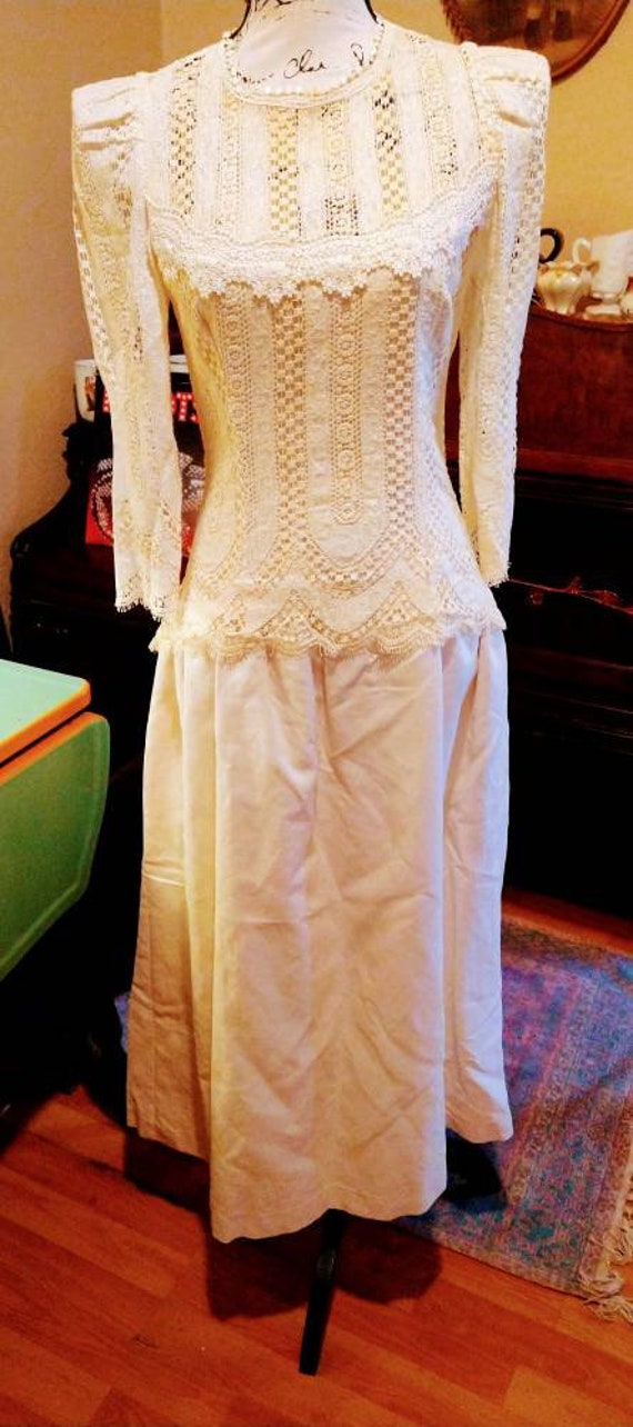 1980s. Gorgeous Cachet Lace Peek-a-boo Back Dress 