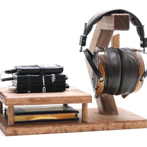 Benutzerdefinierte Kopfhörerständer mit Regal für Amp / Dac Mini Music Station für Franco