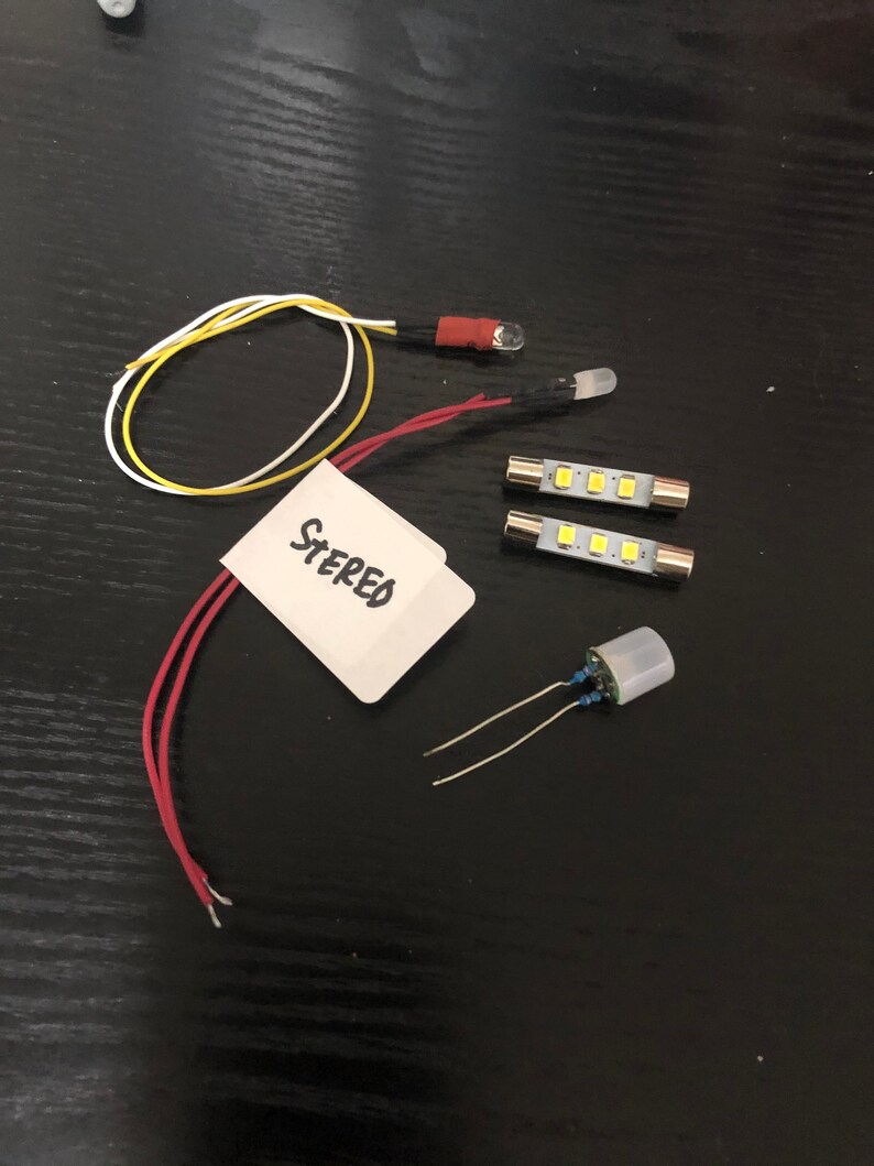VINTAGE Sony STR-7025 receiver front panel LED lamps.