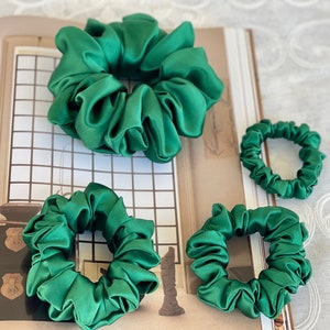 Forest Green Hair Tie 30 Momme 6A Grade 100% Pure Mulberry Silk Scrunchies  Oversized Jumbo Regular Skinny Ultra Thin Mini Hair Scrunchy