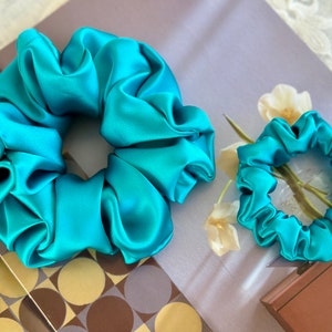 Turquoise 30 Momme 100% Pure Mulberry Silk Satin Scrunchies Giant Jumbo Regular Skinny Ultra Thin Mini Hair Scrunchies for bridesmaids