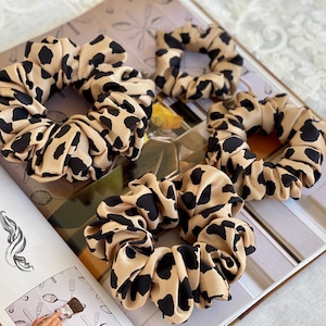 Leopard Print 21 Momme Mulberry Silk Satin Scrunchie: Handmade Hair Tie