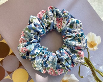Handmade Floral Cotton Scrunchie: Regular Elastic Hair Tie