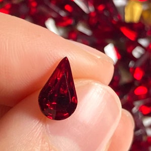 LAST ONES 12 Siam Swarovski Pears 10x6mm Teardrop Crystals, 6x10mm Vintage Red Rhinestones Foiled Jewelry Supplies Findings Stones 4300/2