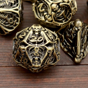 Hollow Metal Dice Set 7PCS Skull Dice Brass Hollow Halloween Dice Set for TTRPG Dungeons and Dragons Gifts