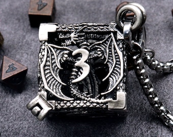 "Mini Metal Würfel Halskette: D&D ""Würfel Set""."