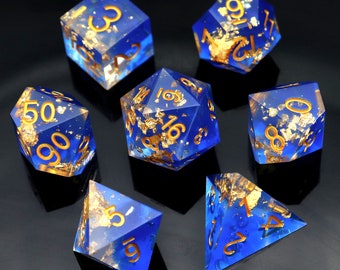 Dés tranchants faits à la main en résine bleue ensemble de dés RPG polyédriques feuille d'or ensemble de dés du mdn cadeaux TTRPG donjons et Dragons