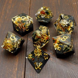 Handmade Sharp Edge Resin Dice Set: Real Flower DND Dice