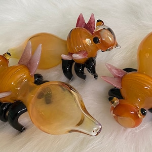 Flying Bee Glass Hand Pipe Buy any two items from shop get FREE Grinder