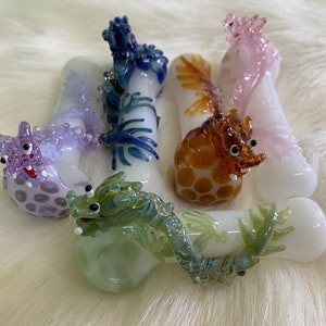 Jaded White Baby Dragon Glass Hand Pipe Gift Pipe, Collectable Pipe, Unique Pipe, High Quality Pipe