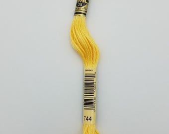 DMC 744 - 6-Strand Floss - Yellow Pale