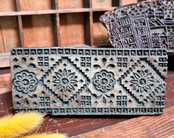 Vintage Style Vintage Wood Block Stamp Bottle Opener Hand Carved Textile Print Block Wooden Handle Iron Opener
