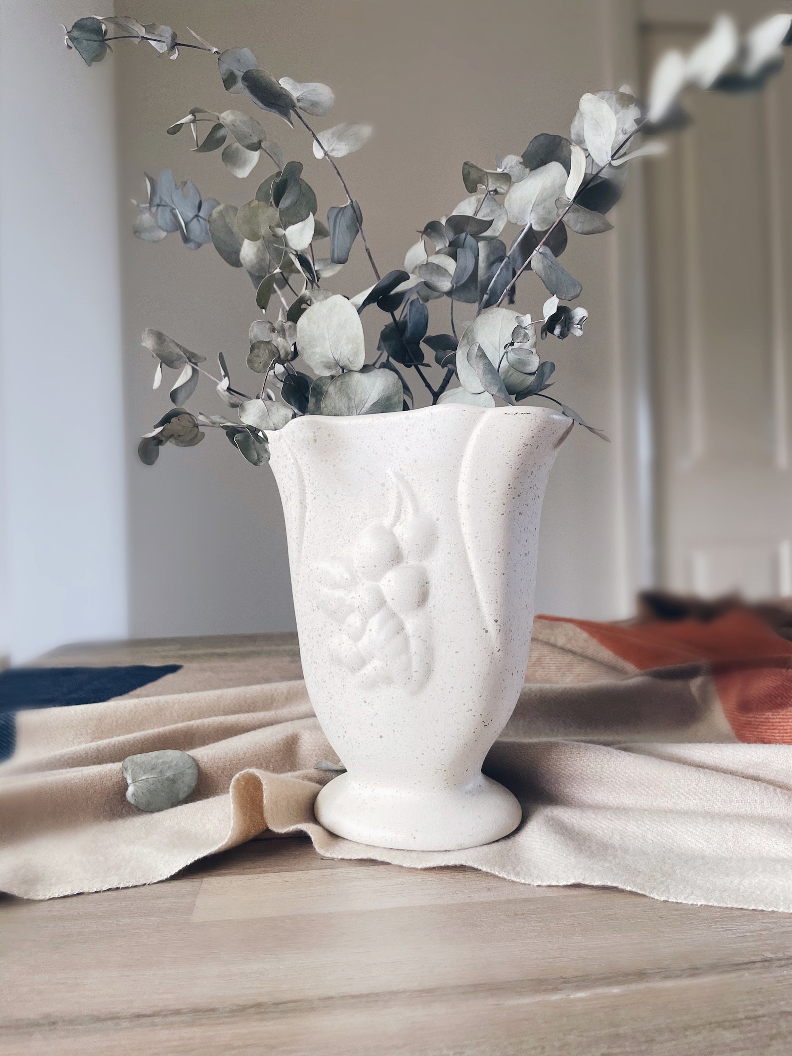 Vintage Raynham Textured White Vase / Made in Australia / Etsy Australia