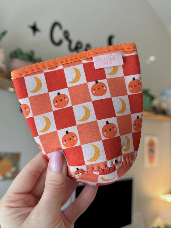 Cutie Checkered Pumpkins Iced Coffee Sleeve, Halloween Coffee Sleeve, Fall TOGO drinks, Spooky Season Lover Gifts