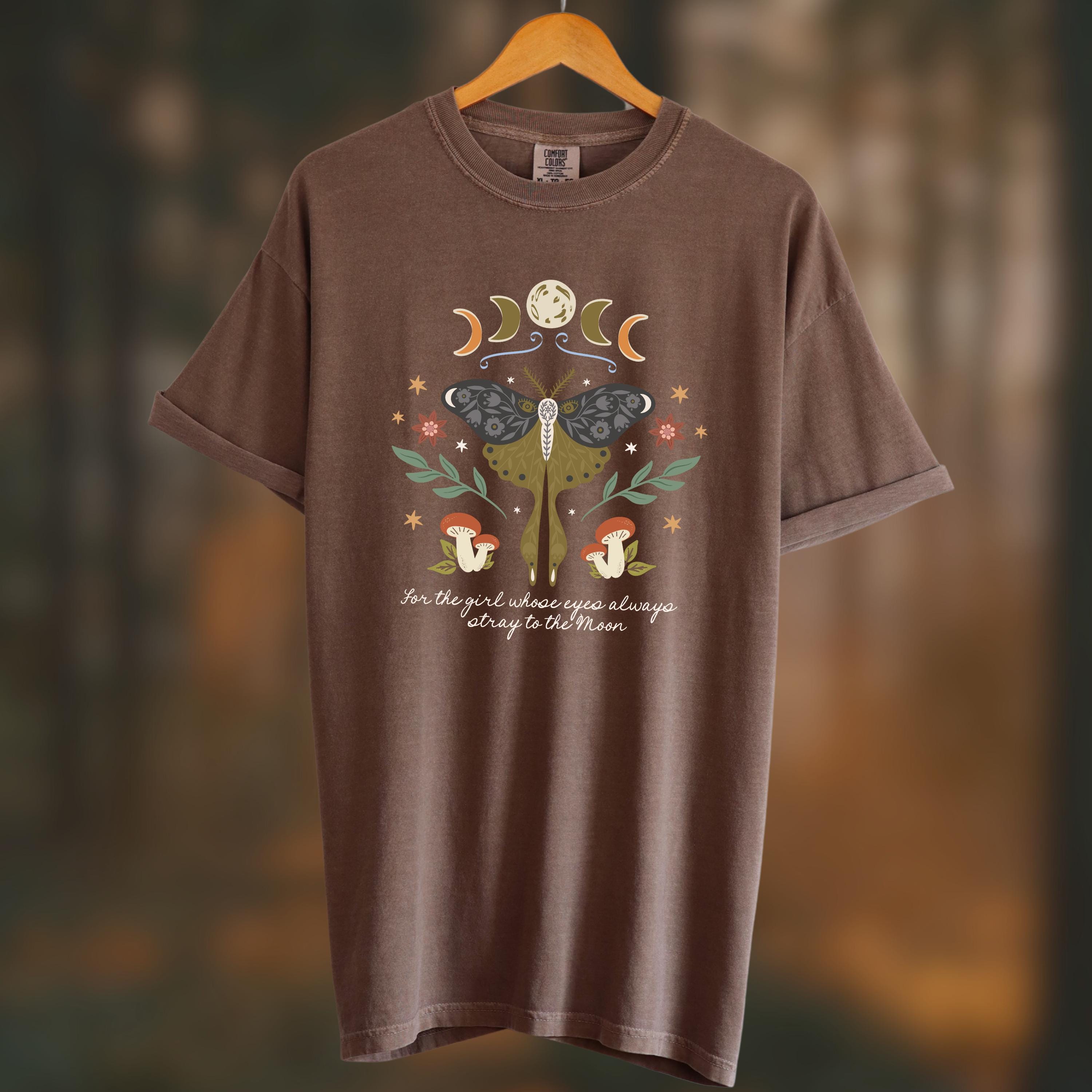 公式ライセンスのLore of the Wilds Tシャツ、Analeigh Sbranaグッズ