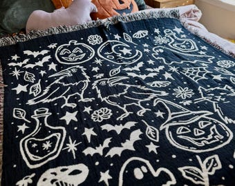 Spooky Witchy Woven Throw Blanket - Vintage Whimsical Halloween Lover Gift - Spooky Cute Autumn Decor -Black Cat, Ghosts & Pumpkin