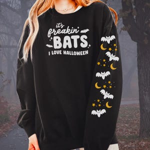 Halloween Bats Sweatshirt, Black Crewneck Jumper, Spooky Halloween Clothing, Halloween Lover Gift, Bat Graphic Shirt, Halloween Costume Top