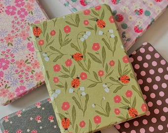 Kindle Case with Printed Back, E-Reader Accessoires, Bookish Gifts, Cute Kindle Case with Hand Strap, Auto Wake and Magnetic