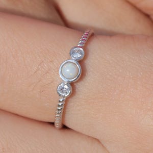 Australian Opal Sterling Silver Ring: Women&#39;s Gemstone Jewelry