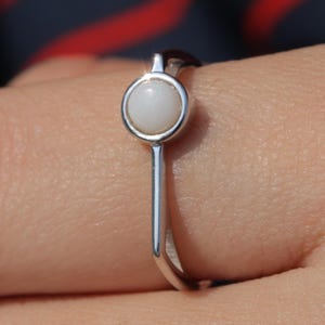 Australian Opal Sterling Silver Ring: Women&#39;s Gemstone Jewelry