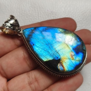 Genuine Labradorite Pendant, Statement Jewelry, 925 Silver Pendant, Gemstone Pendant, Women Pendant, Pendant For Necklace Jewelry.