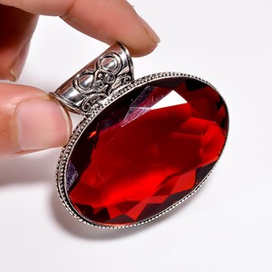 Colgante de piedra preciosa de forma ovalada de granate, joyería colgante de moda, colgante llamativo, colgante para collar, regalo para ella.