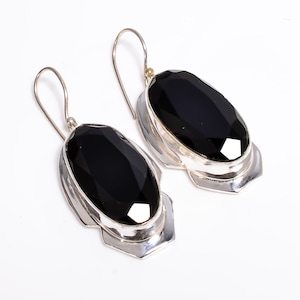 Black Onyx Earring / 925 Sterling Silver Earring / Healing Gemstone / Gifts For Her / Dainty Black Onyx Earring.