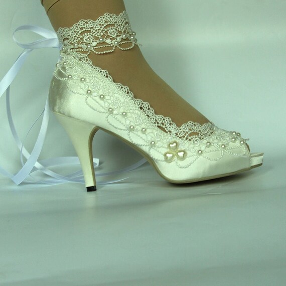 ivory lace pumps