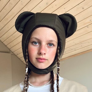 Warm and Cozy Brown Bear Hat for Kids and Teens: Perfect Holiday Gift
