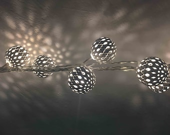 String of lights 15 white metal balls warm white LED