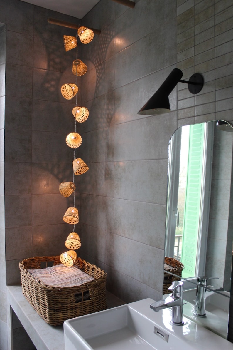 Dekorative Lichtergirlande für den Innenbereich, 12 Lampenschirme aus Bambus, Länge 3 m, Innentransformator im Lieferumfang enthalten Bild 4