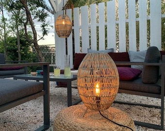 Outdoor light pendant Height 30 to 40 cm, Diameter 24 to 30 cm, 5m cable and waterproof E27 socket provided