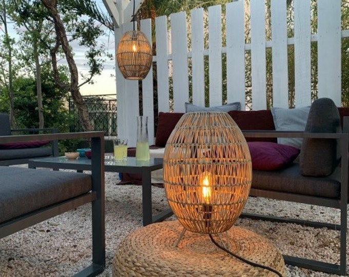 Outdoor light pendant Height 30 to 40 cm, Diameter 24 to 30 cm, 5m cable and waterproof E27 socket provided