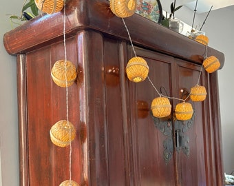 3.50m indoor LED light garland, 15 bamboo spheres, transformer and plug supplied