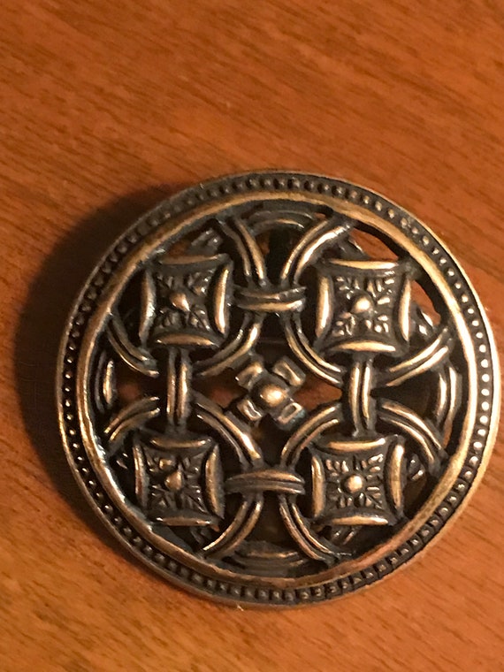 Broche Celte Irlandaise En Bronze – Motif Chasse – Style Ethnique – Fabriquée En Irlande
