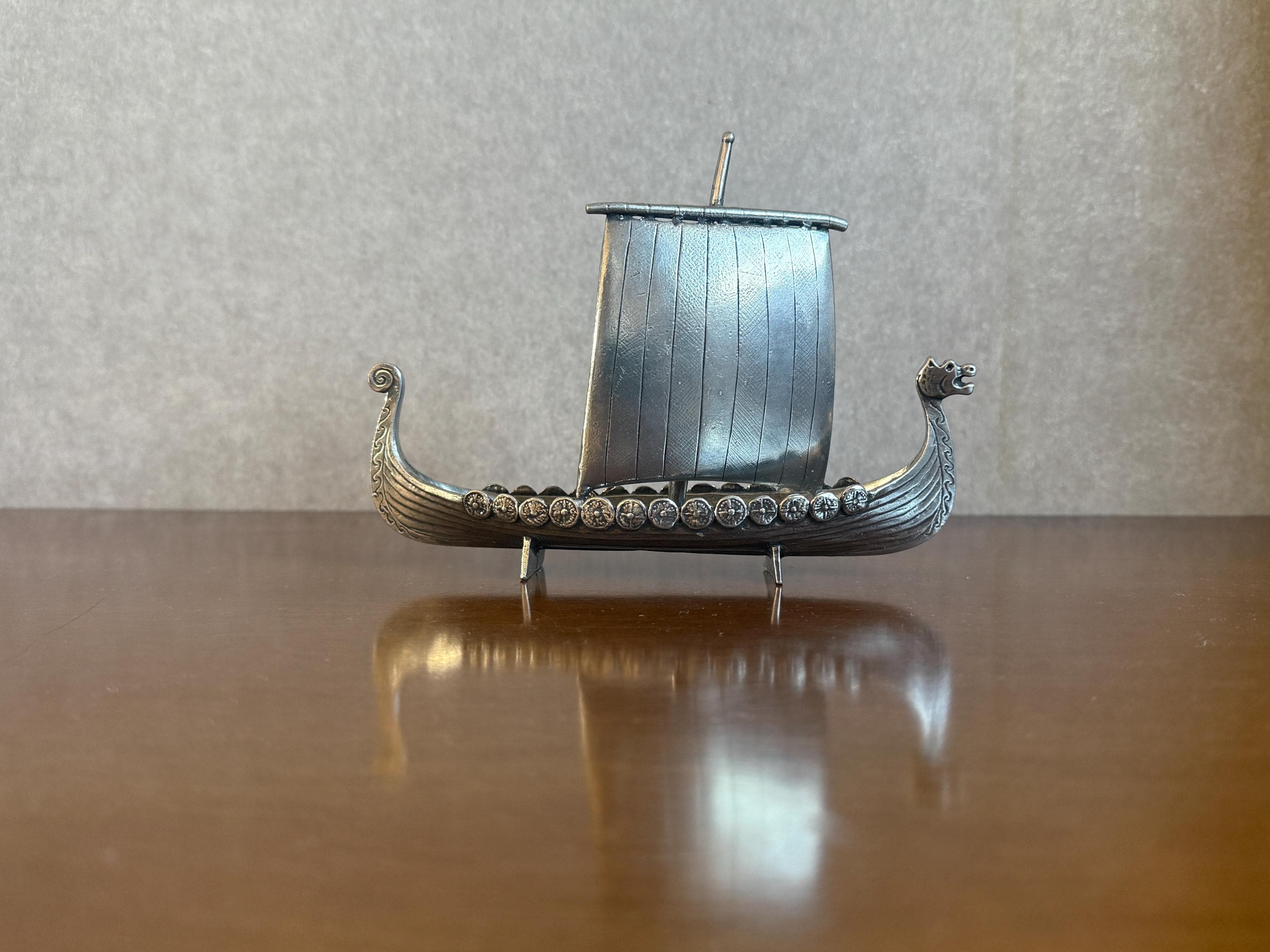 ノルウェー ピューター クラフト『Havstad Tinn』ロッキングボトル Havstad Tinn Pewter - Etsy