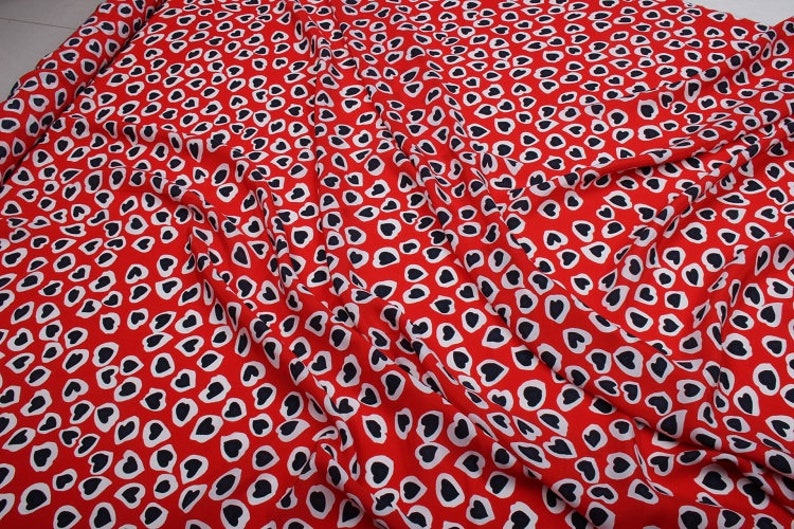 love shape print 100/% Silk Crepe de Chine Fabric Width 55 inch Red fashion fabric