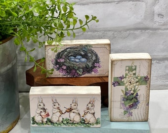 Mini wood Easter signs, wood block signs, tiny Spring blocks, vintage style wood sign, bunnies, chicks, cross, floral, tiered tray decor