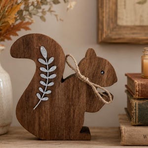 Woodland Fall Squirrel Shelf Sitter, Rustic Wood Squirrel Decor, Fall Tiered Tray Decor, Hostess Gift, Cottagecore Autumn Decor