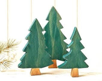 Set of 3 Stained Wood pine Trees, Rustic Shelf Decor With Cardinal, Christmas home