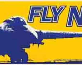 Pegatina para parachoques estilo años 80 con el lema "Fly Navy" (Marina de los EE. UU.), ideal para viajes militares.