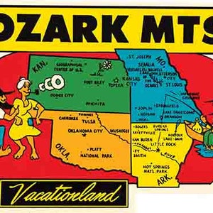 Vintage jaren 1950 stijl AR Arkansas Traveler Ozark Mountains Vacationland cartoon retro reis sticker staat kaart