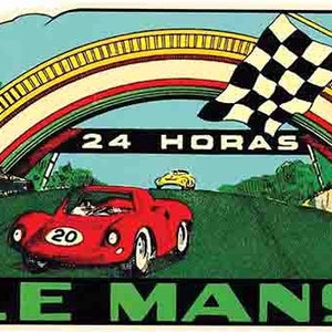 May include: Vintage-style illustration of a red race car with the number 20 on the track at Le Mans. The image includes a checkered flag, a bridge with the words "24 Horas", and the text "LE MANS" in green.