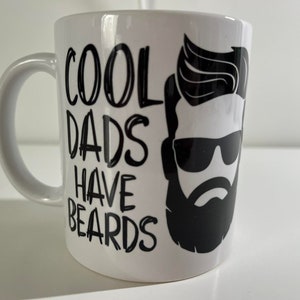 ¡Copia defectuosa! Los papás geniales tienen taza con barba, los papás geniales tienen barba, negro, blanco, Día del Padre, idea de regalo, taza de café, diseño 1