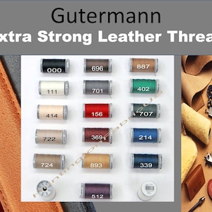 Puede incluir: Una colecci&oacute;n de carretes de hilo de cuero extra fuerte Gutermann en varios colores, incluyendo negro, marr&oacute;n, gris, rojo, verde, azul, beige y morado. Los carretes est&aacute;n dispuestos en una cuadr&iacute;cula sobre un fondo blanco.