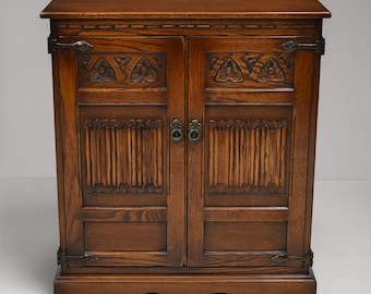 Old Charm Oak TV Video Cabinet Cupboard Tudor Brown Model 1962 FREE UK Delivery