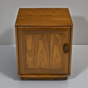 Ercol Windsor Bedside Cabinet/Cupboard Model 2001 Golden Dawn FREE UK Delivery*